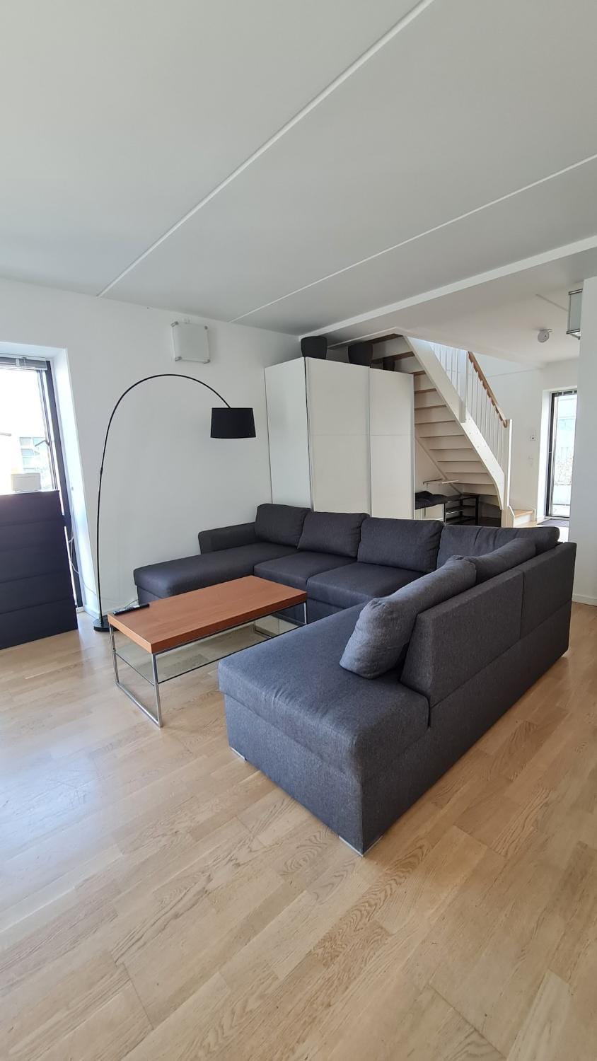 Kitchen or kitchenette, Seating area