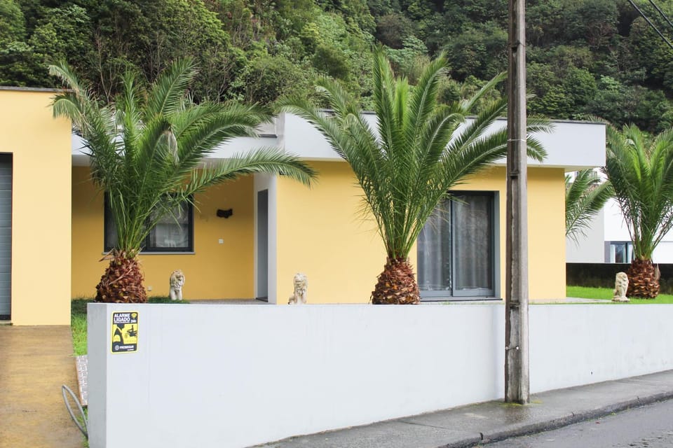 Property building, Day, Garden, Garden view