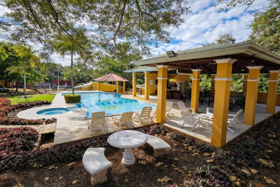 Garden view, Pool view