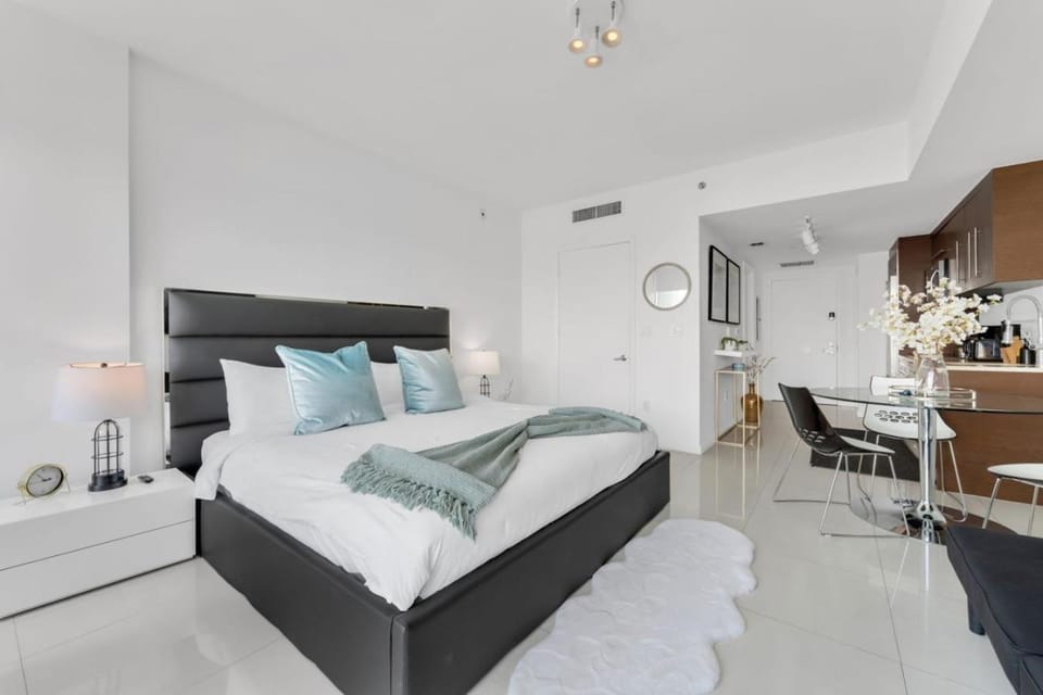 Luxury Unit W Residences Brickell Apartment in Brickell
