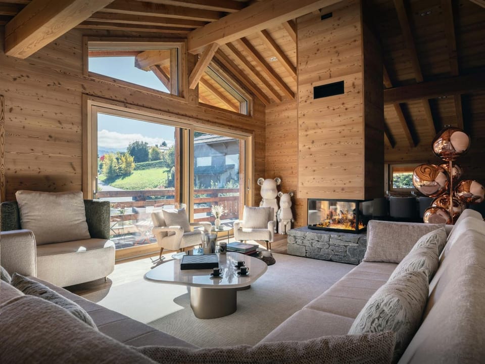 Living room, Seating area