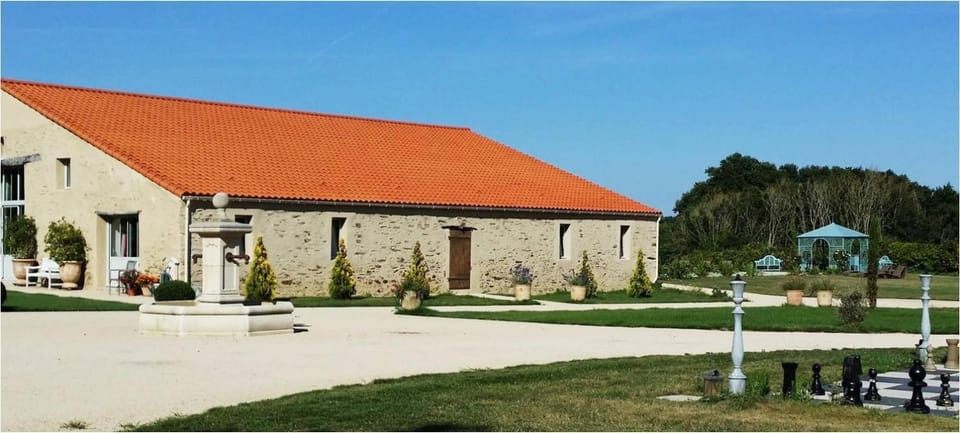 Les ALLEES DE TERRE-NEUVE House in Olonne-sur-Mer