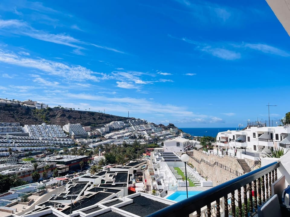 Nearby landmark, Day, Natural landscape, View (from property/room), Balcony/Terrace, City view, Mountain view, Pool view, Sea view, Swimming pool