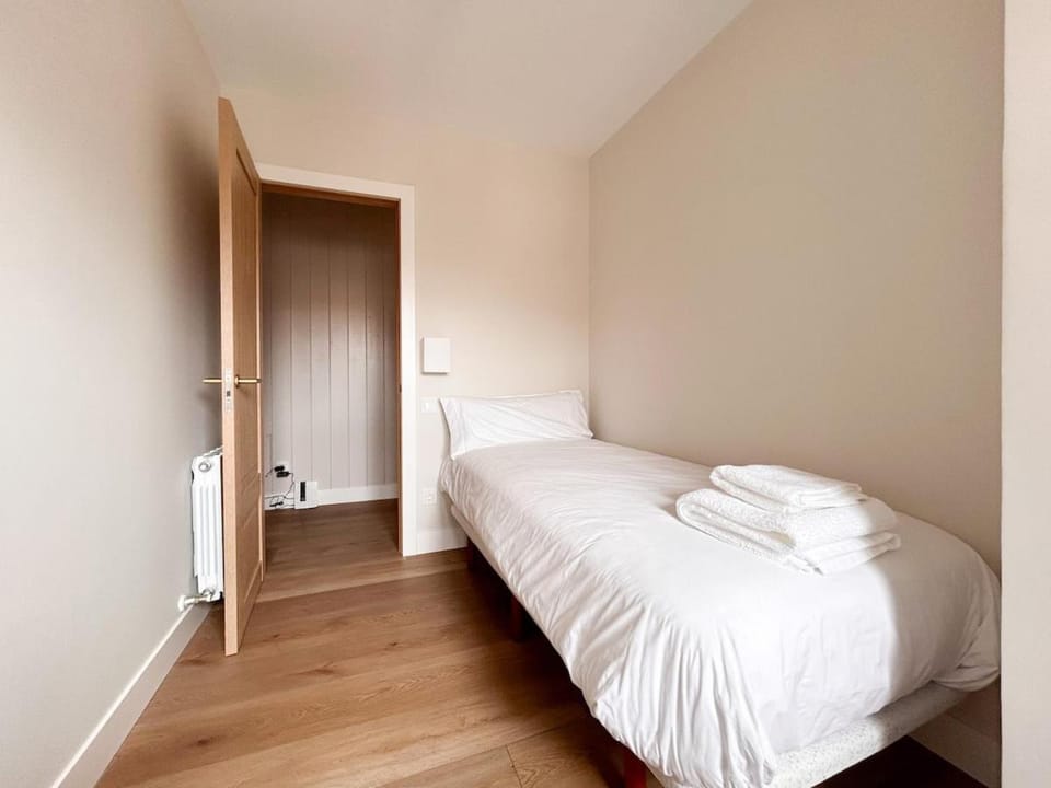 Taos Surf Shack Apartment in Cantabria