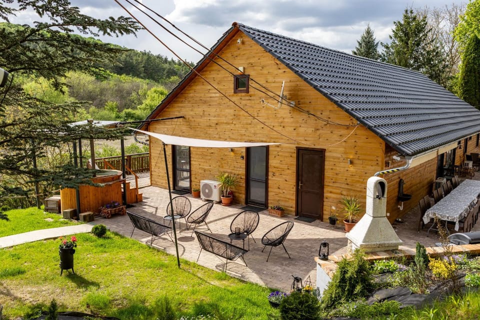 Property building, Natural landscape, Garden