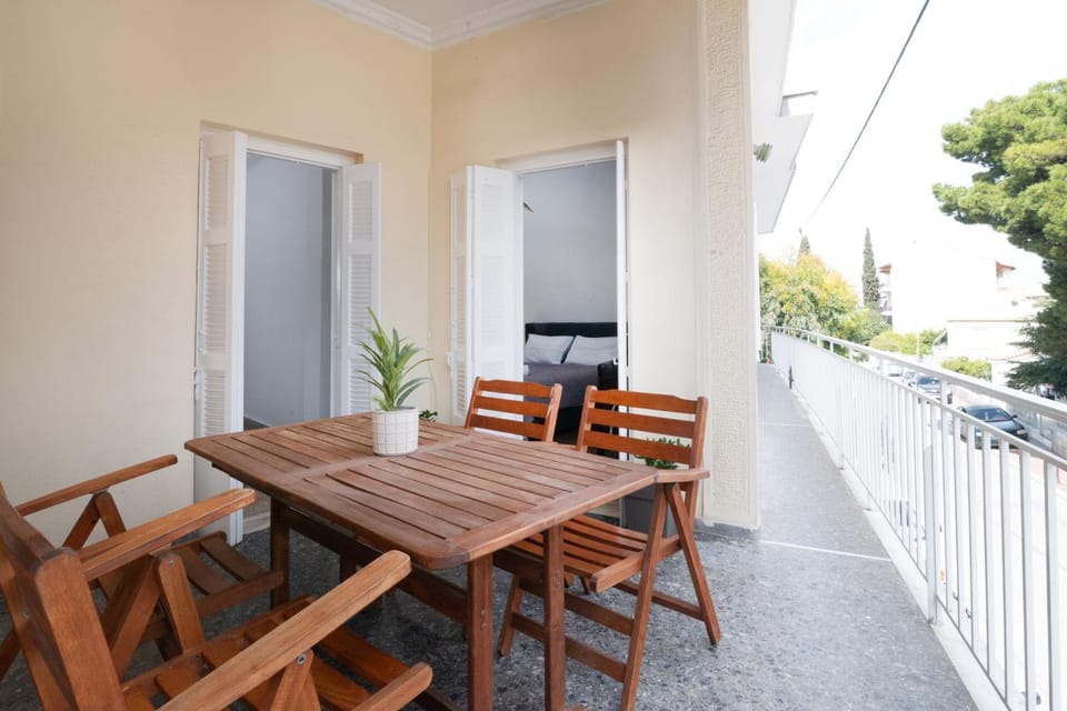 Day, View (from property/room), Balcony/Terrace, Living room, Seating area, Dining area