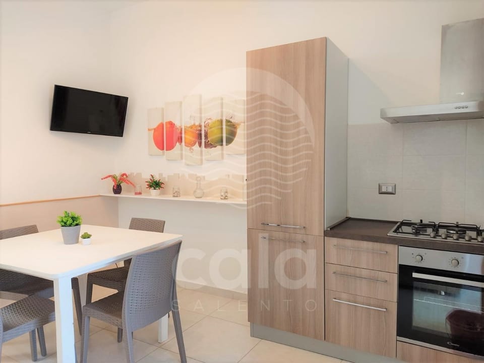 TV and multimedia, Kitchen or kitchenette, Dining area, stove