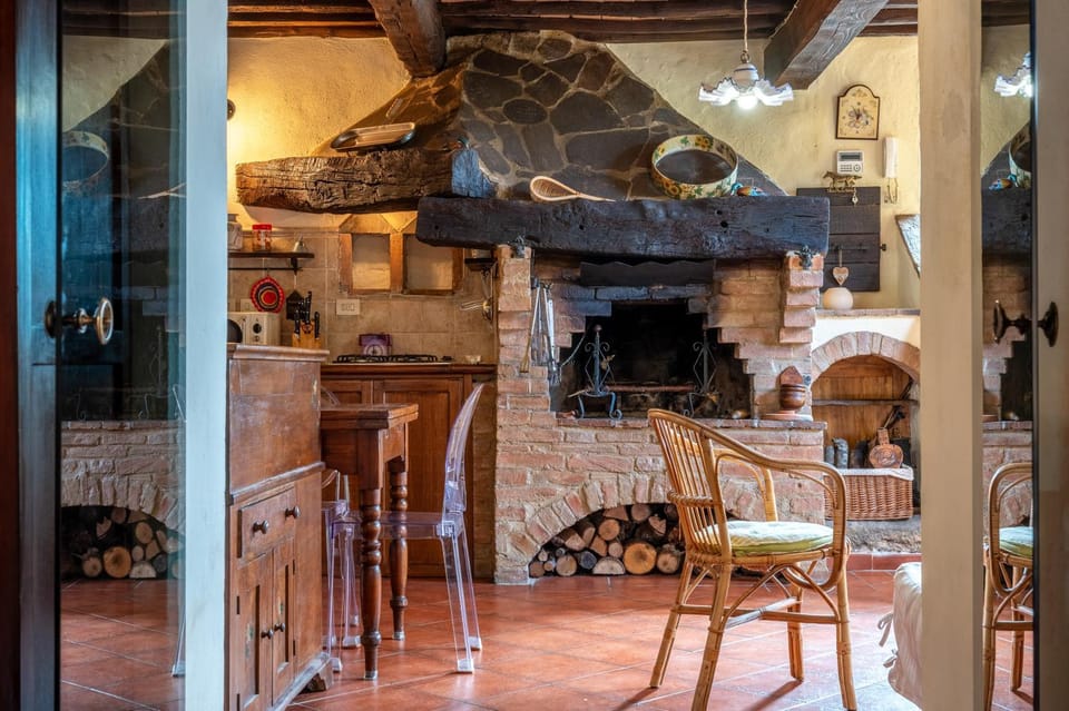 Living room, Dining area, fireplace