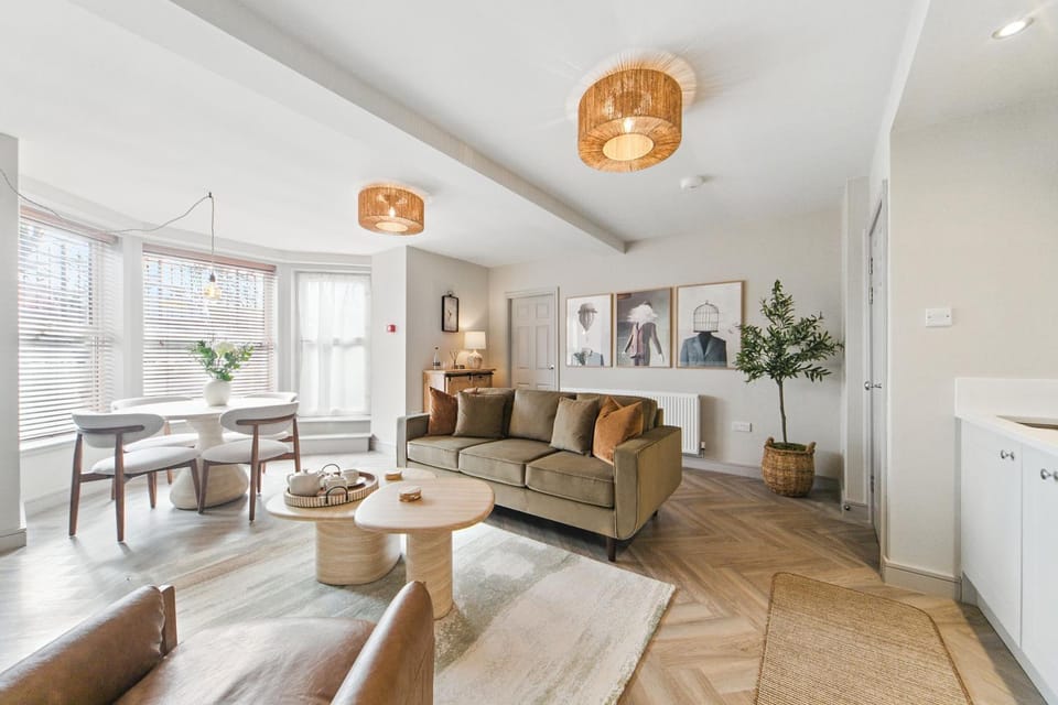 Living room, Seating area, Dining area