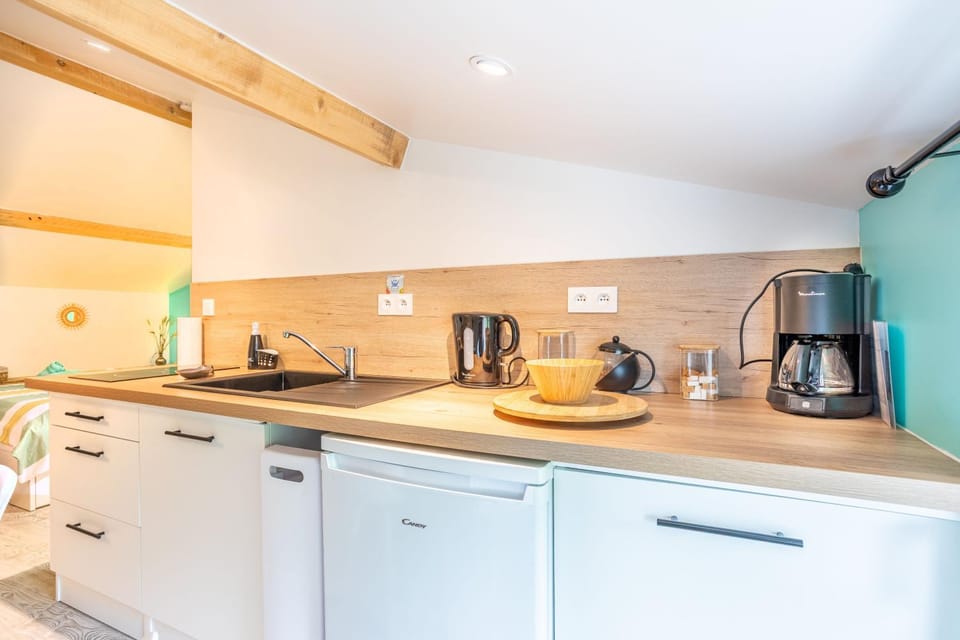 Kitchen or kitchenette, Living room
