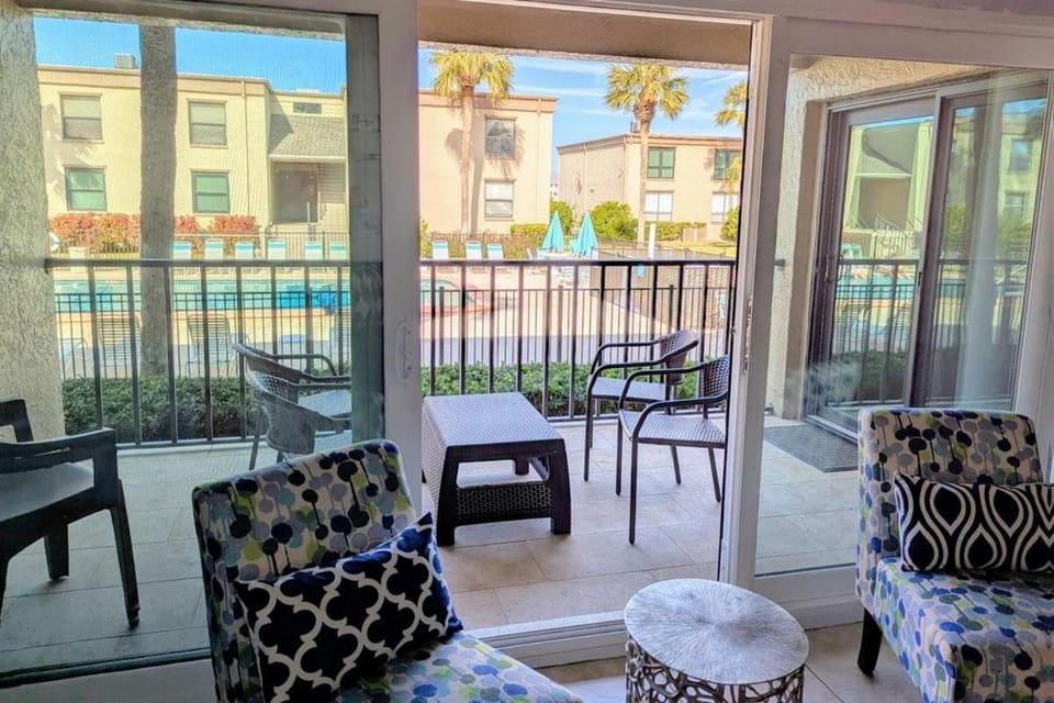 Sea Club #13 - Coastal Charm House in Indian Shores