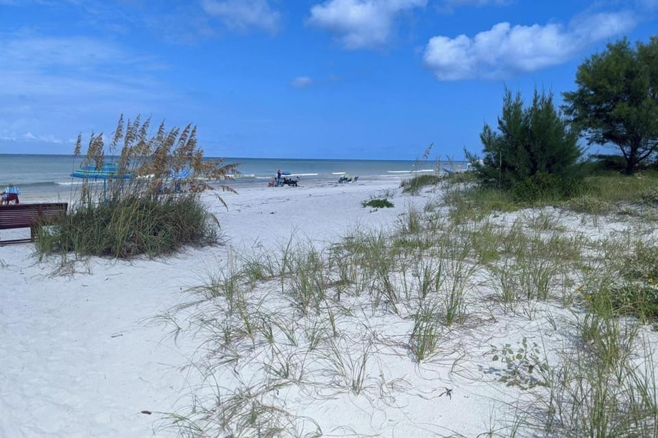 Sea Club #46 - Coastal Gem House in Indian Shores