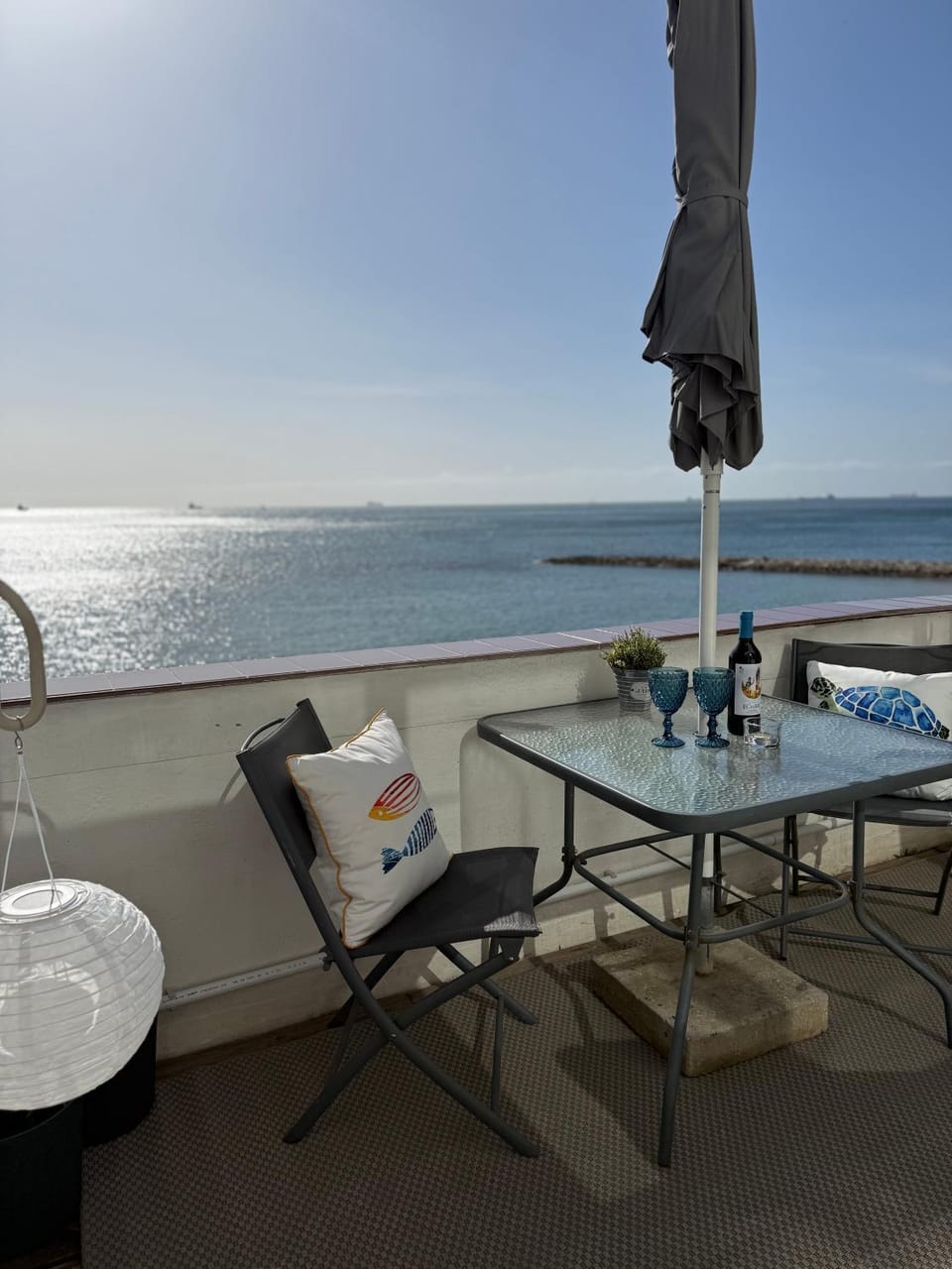 Beachfront Sunrise Sands Retreat, Gibraltar Apartment in Gibraltar