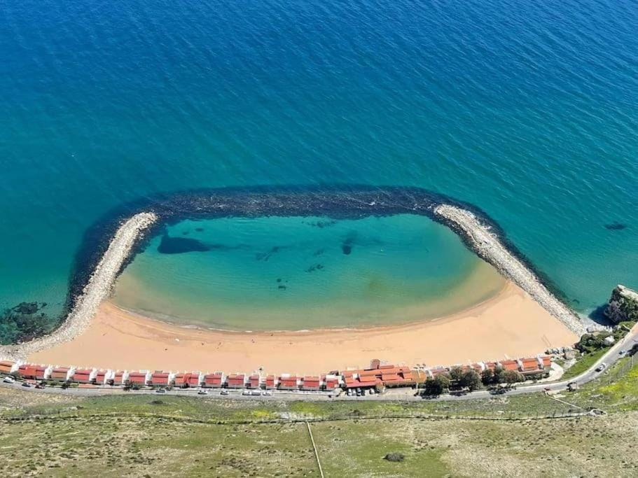 Beachfront Sunrise Sands Retreat, Gibraltar Apartment in Gibraltar