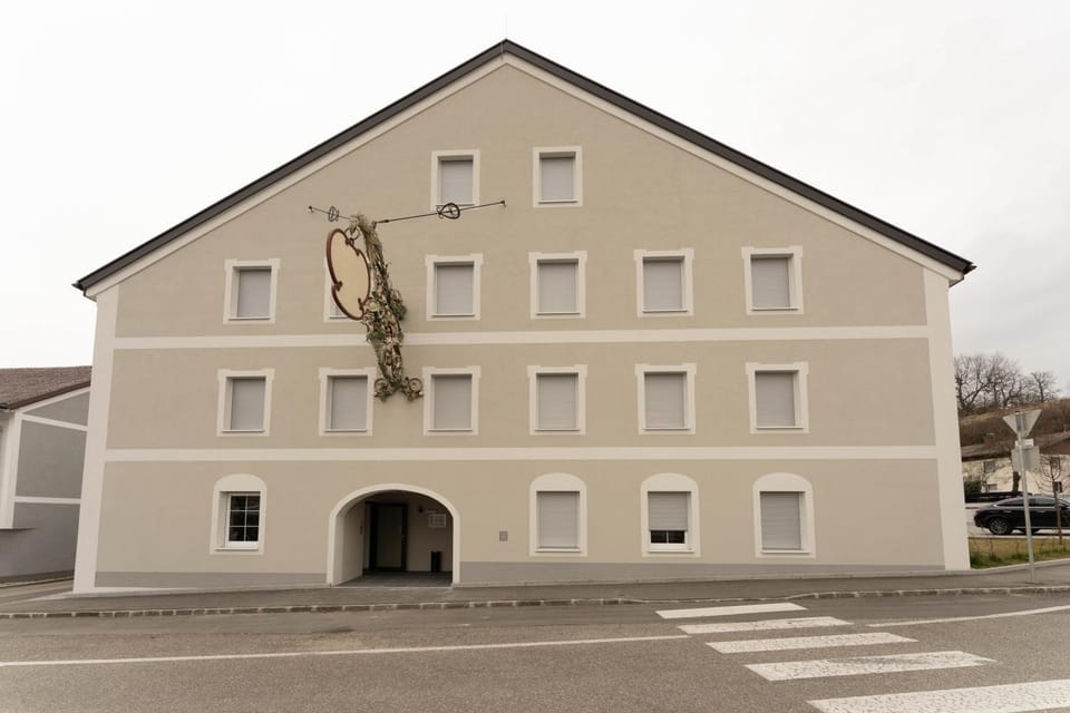 Property building, Day, Landmark view