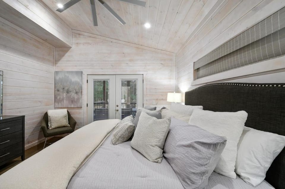 The Modern Luxurious Mystic Love Cabin Cabin in Broken Bow