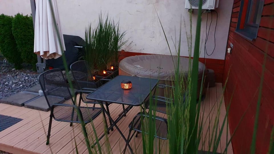 Hot Tub, Balcony/Terrace, Seating area