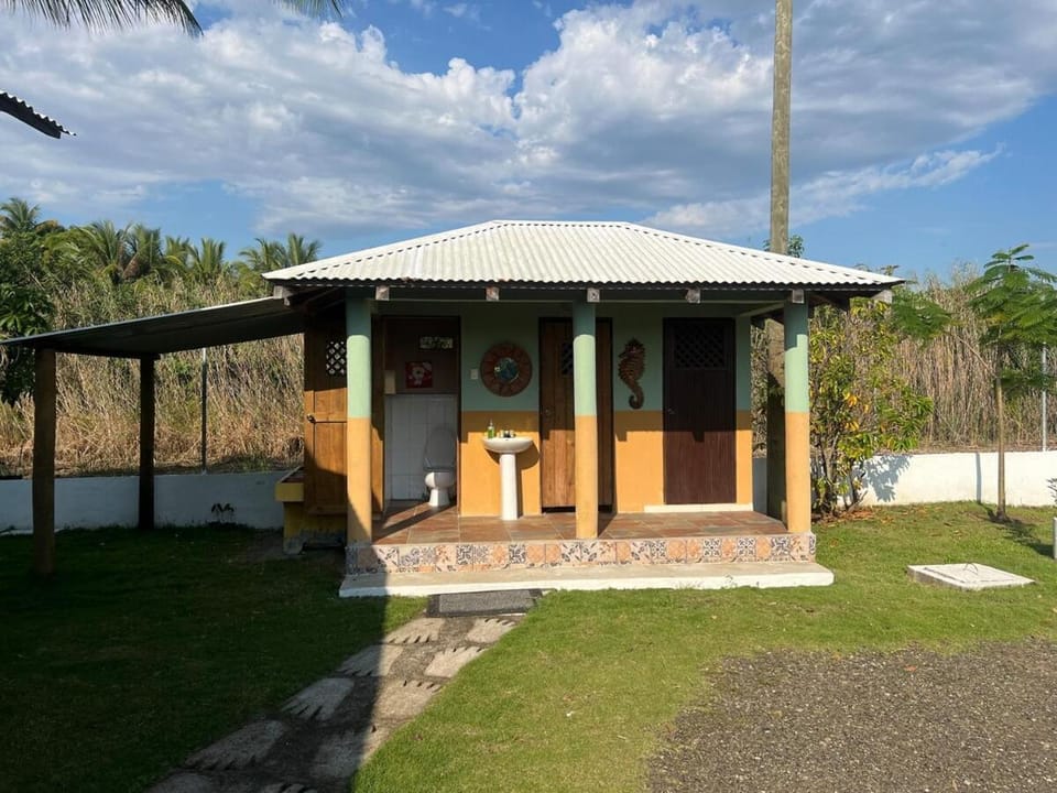 Bahía Caimán , Río dulce House in Guatemala
