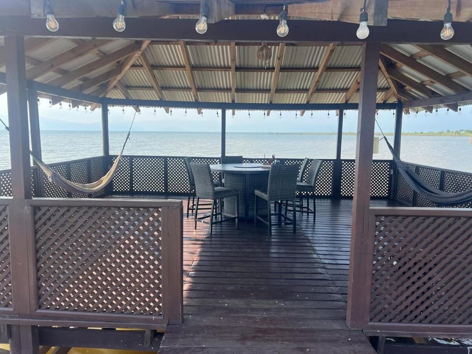 Bahía Caimán , Río dulce House in Guatemala