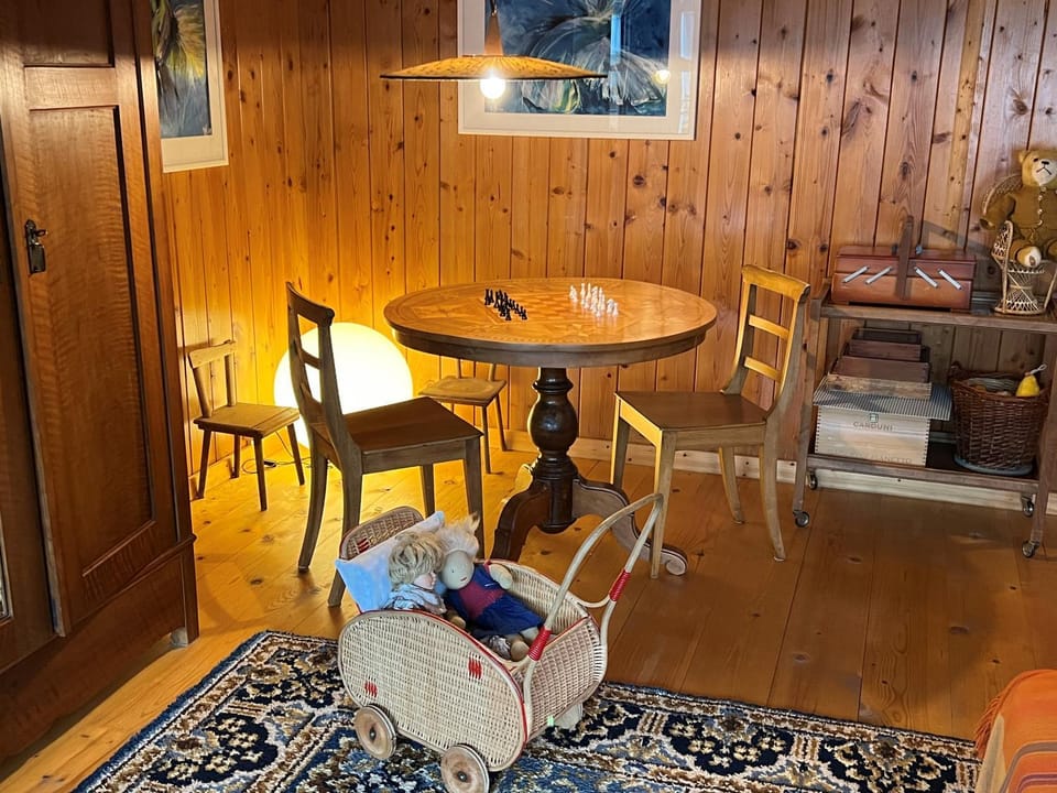 Game Room, Seating area, Bedroom