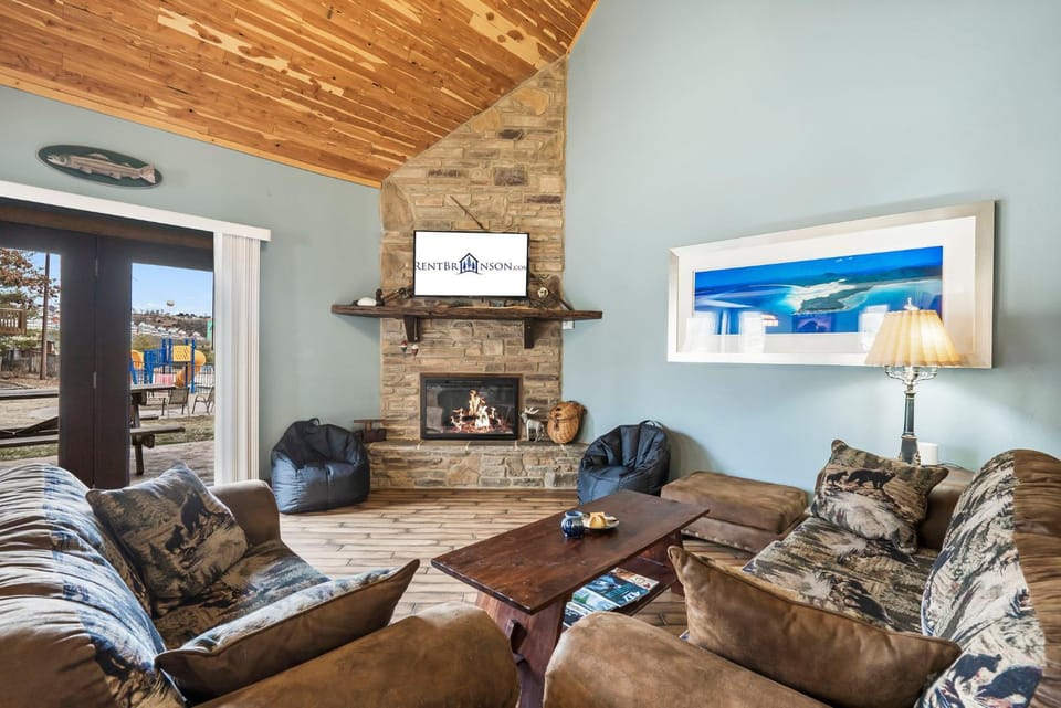 Off The Hook House in Sunset Cove Township