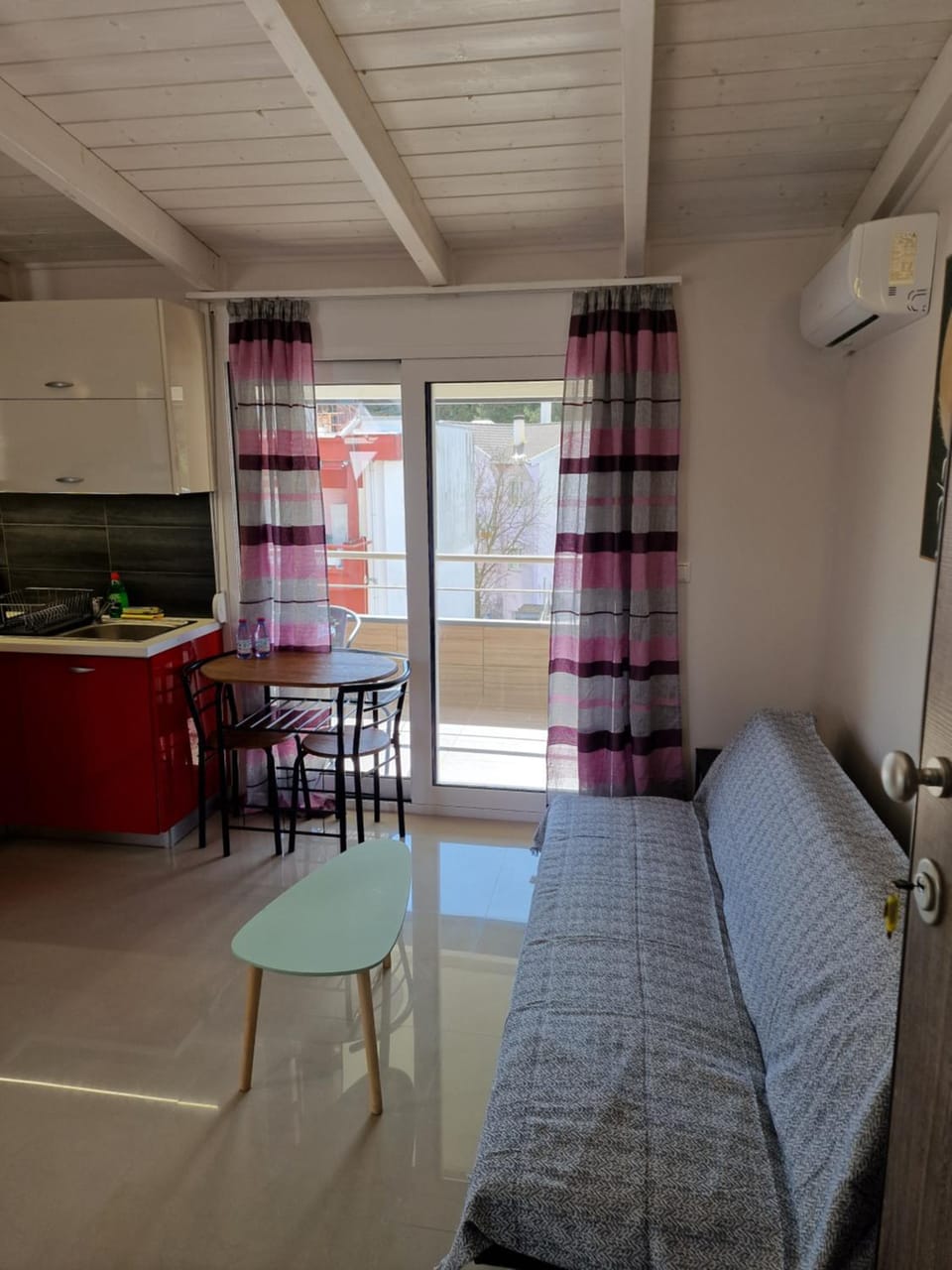 Diana's Cozy 20 Loft Studio Apartment in Ioannina