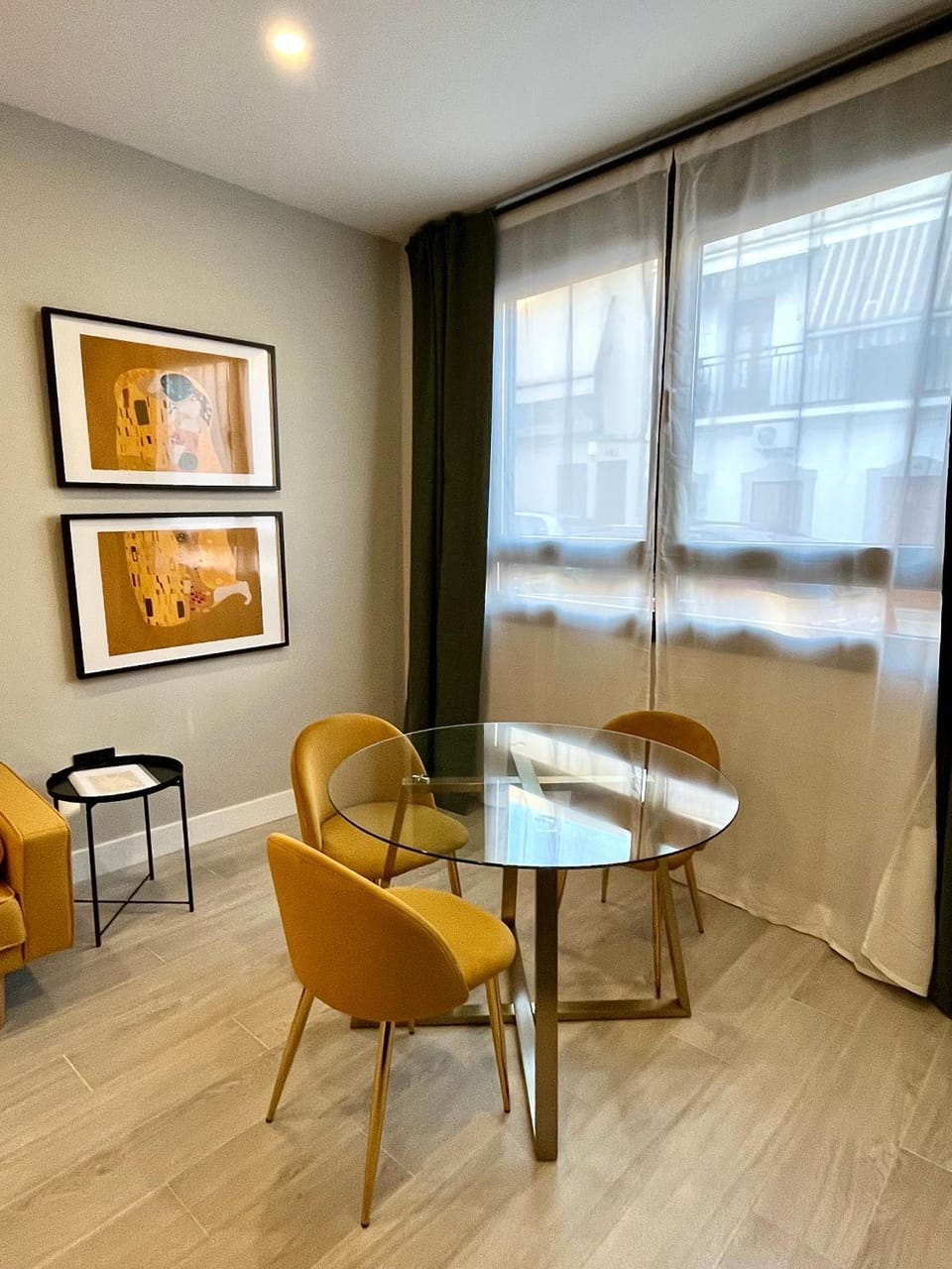 Living room, Seating area, Dining area