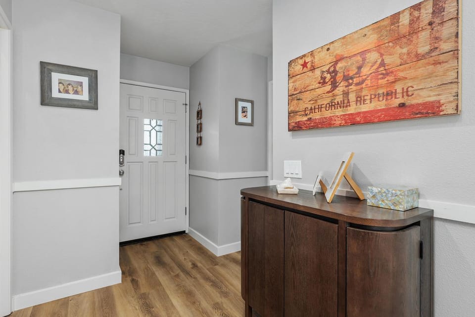 Breeze & Bridle - TC530J House in Solana Beach