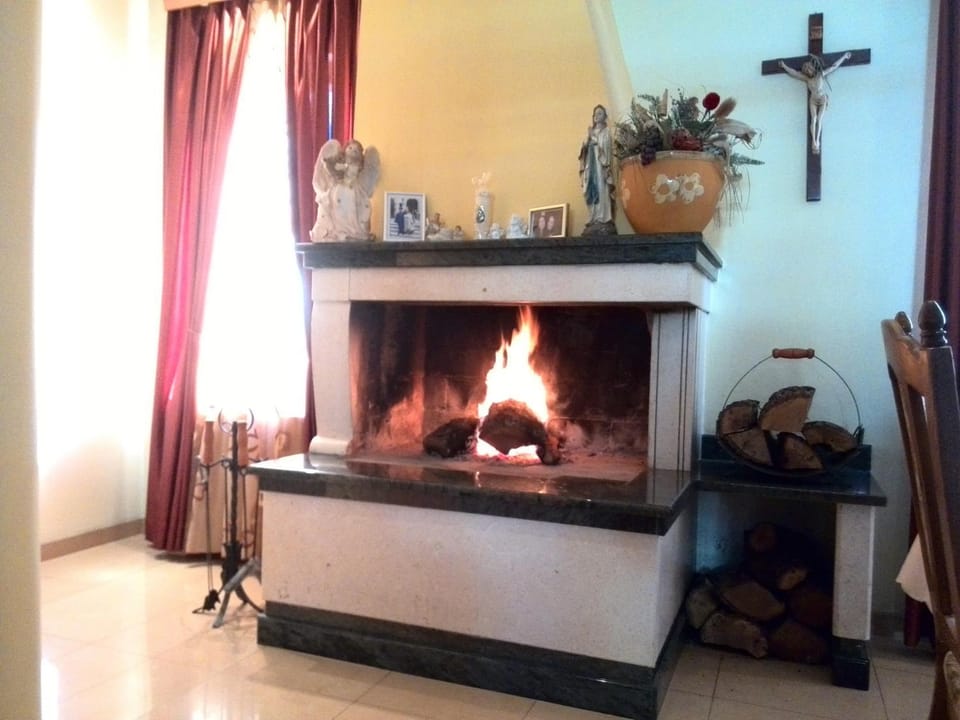 Communal lounge/ TV room