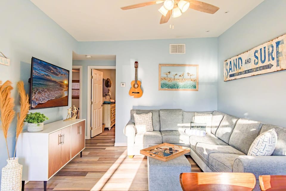 Se La Vie House in Treasure Island