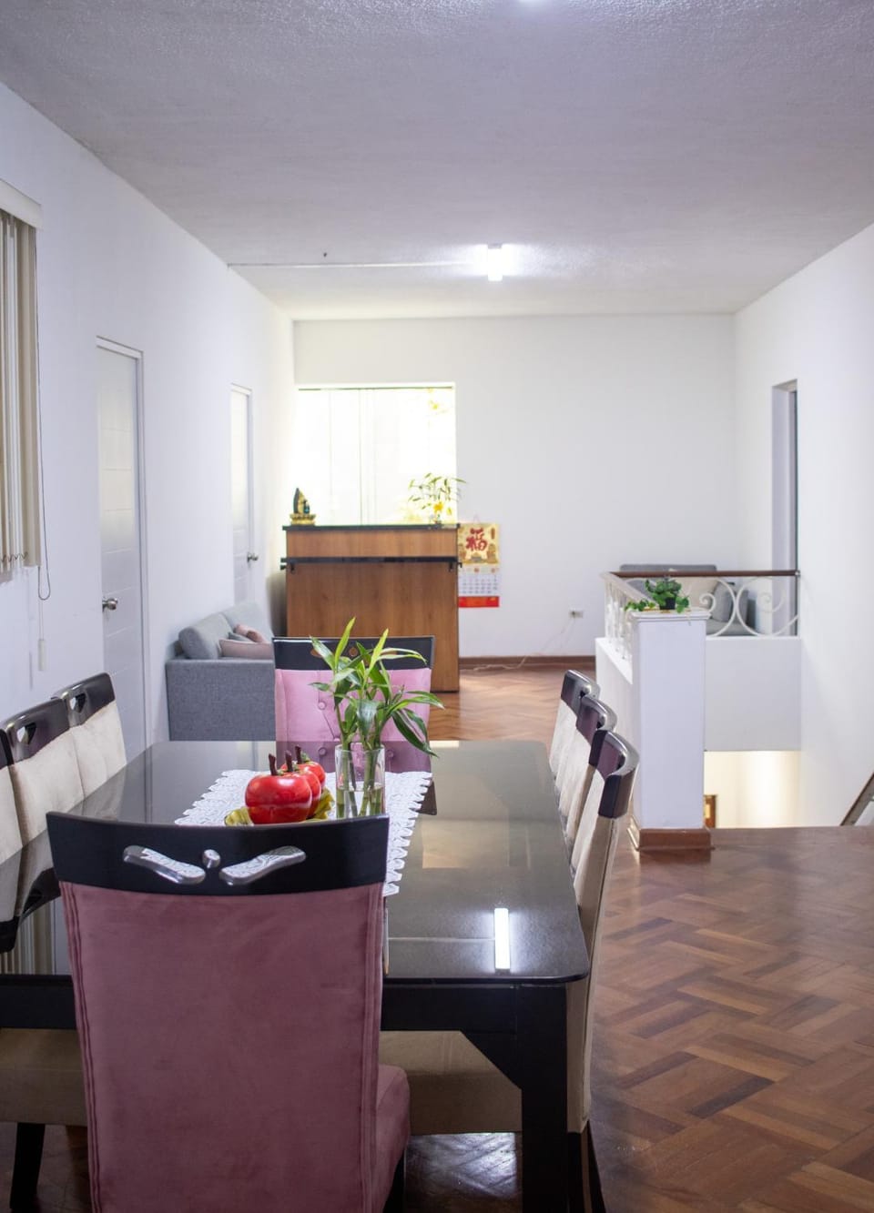 Seating area, Dining area