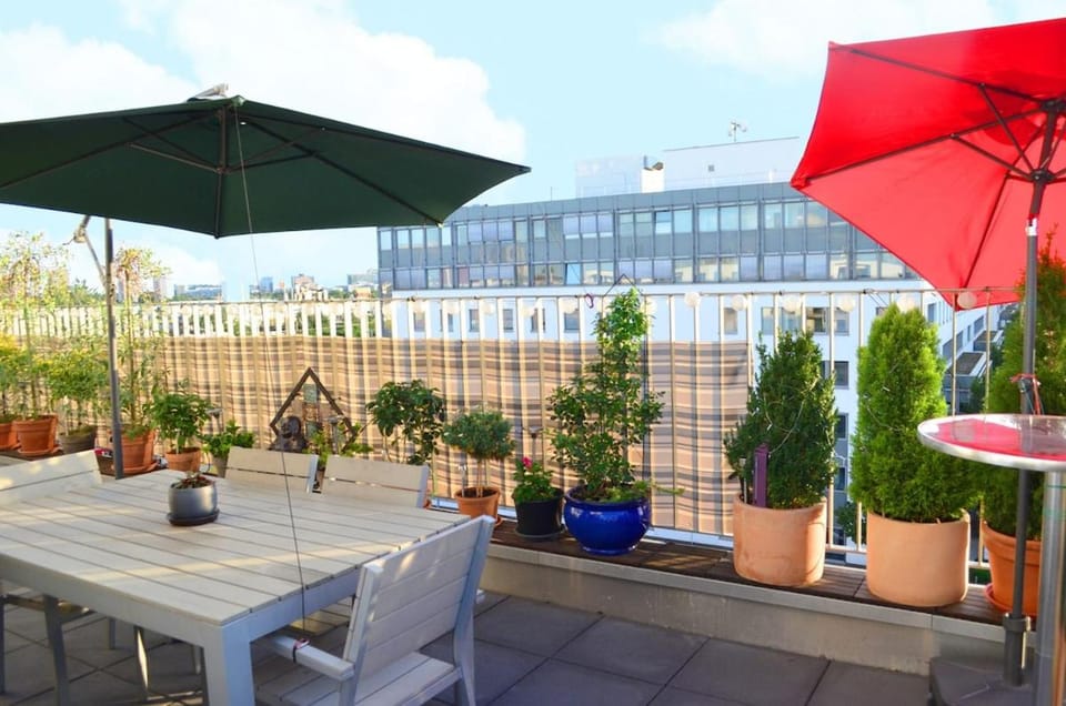 Stylish penthouse apartment with large balcony Apartment in Frankfurt