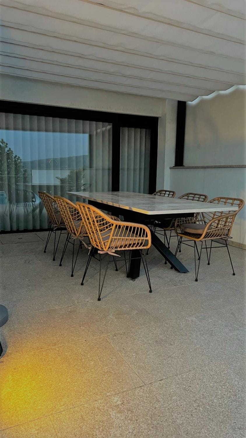 Off site, Dining area, Swimming pool