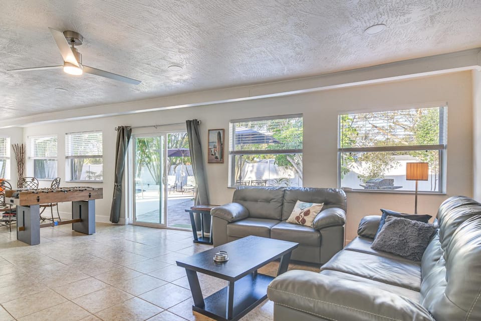 2 Mi to Beach: Home w/ Pool, Grill & More in Largo House in Largo