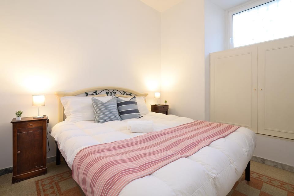 Bed, Photo of the whole room, Bedroom, heating, heating, internet, internet, towels, towels, wardrobe