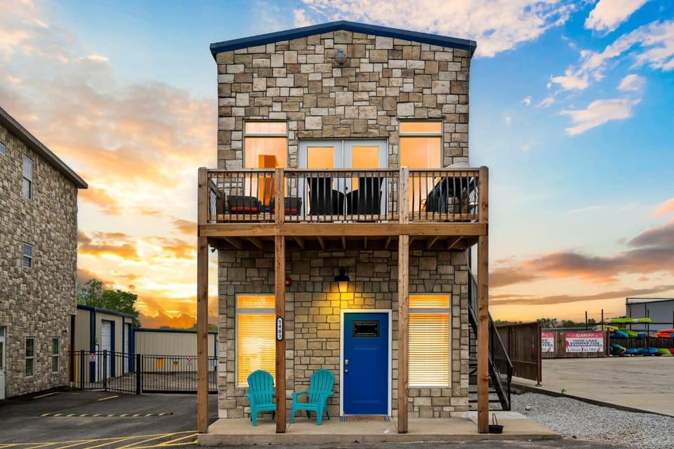 1 Mile to State Park Marina- Free Daily Tickets- Table Rock Lake Near- Arcades! House in Ridgedale