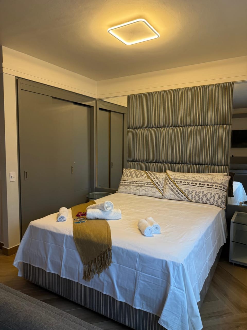 Bed, Photo of the whole room, towels, wardrobe