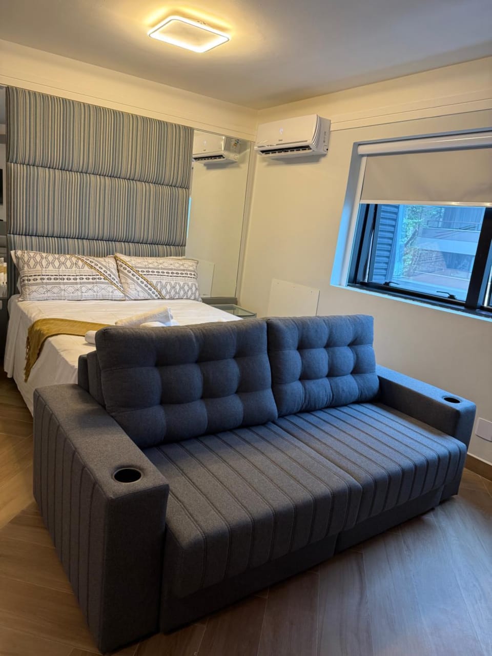 Bed, Photo of the whole room, Seating area, Bedroom, air conditioner