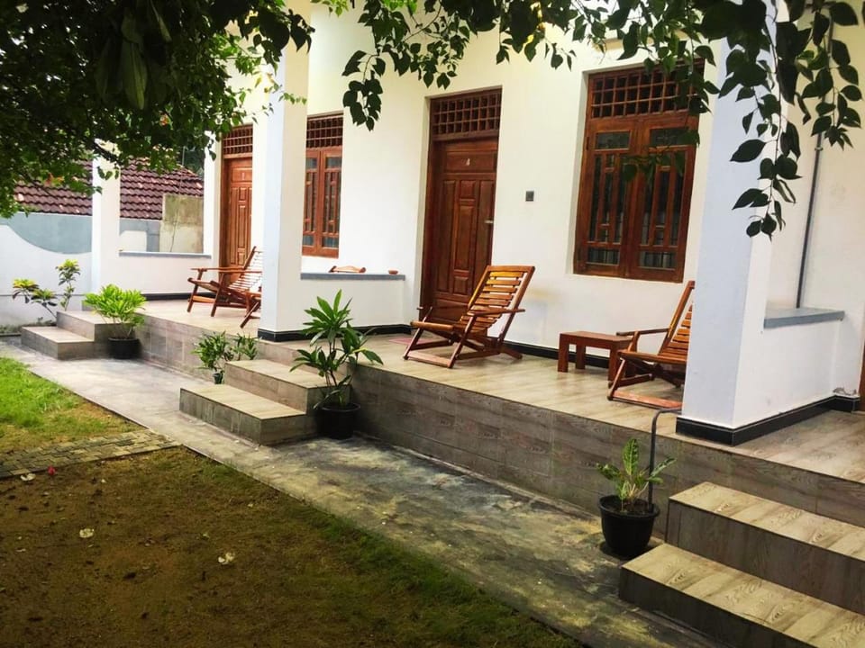 Go Spot Arugambay Bed and Breakfast in Sri Lanka