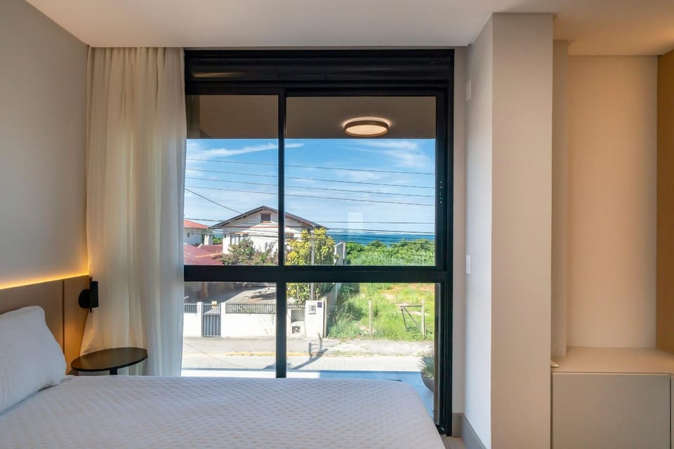 Bedroom, Sea view, Street view