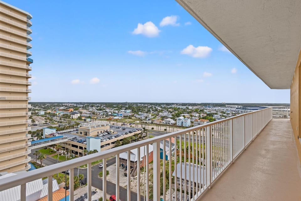 Treasure Shores–3BR Beachfront Corner Unit sleeps 8 with Stunning Gulf Views! House in Lower Grand Lagoon