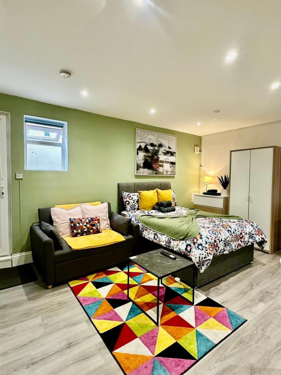 Tower Bridge Bermondsey Studio Apartment in London Borough of Southwark