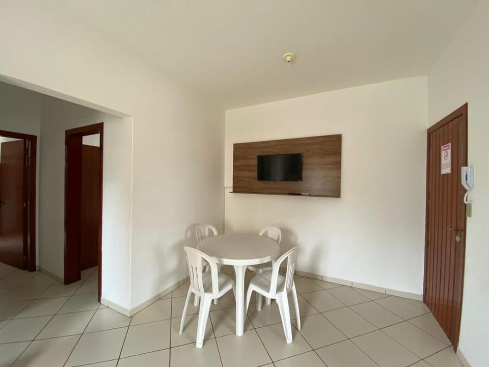 Apartamento amplo há 150 metros do mar - 0409 Apartment in Florianopolis