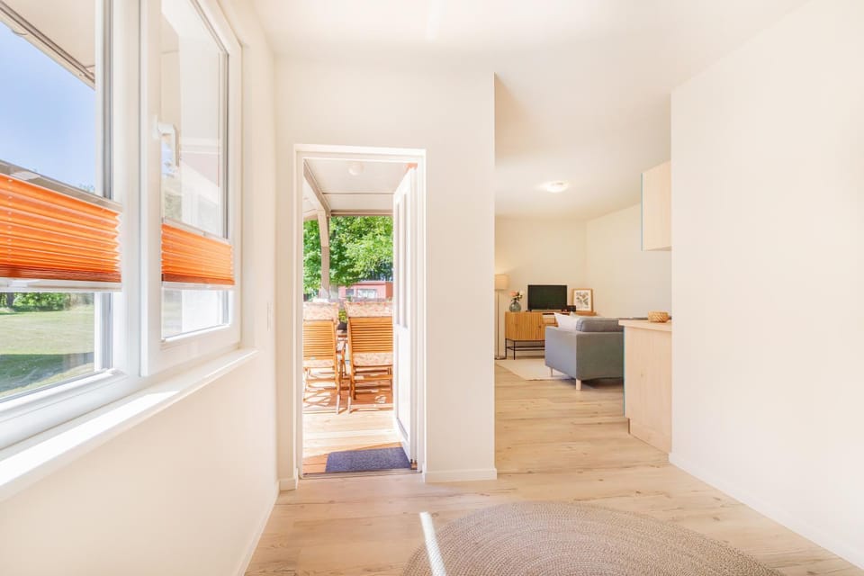 View (from property/room), Balcony/Terrace, Living room, Seating area, Dining area