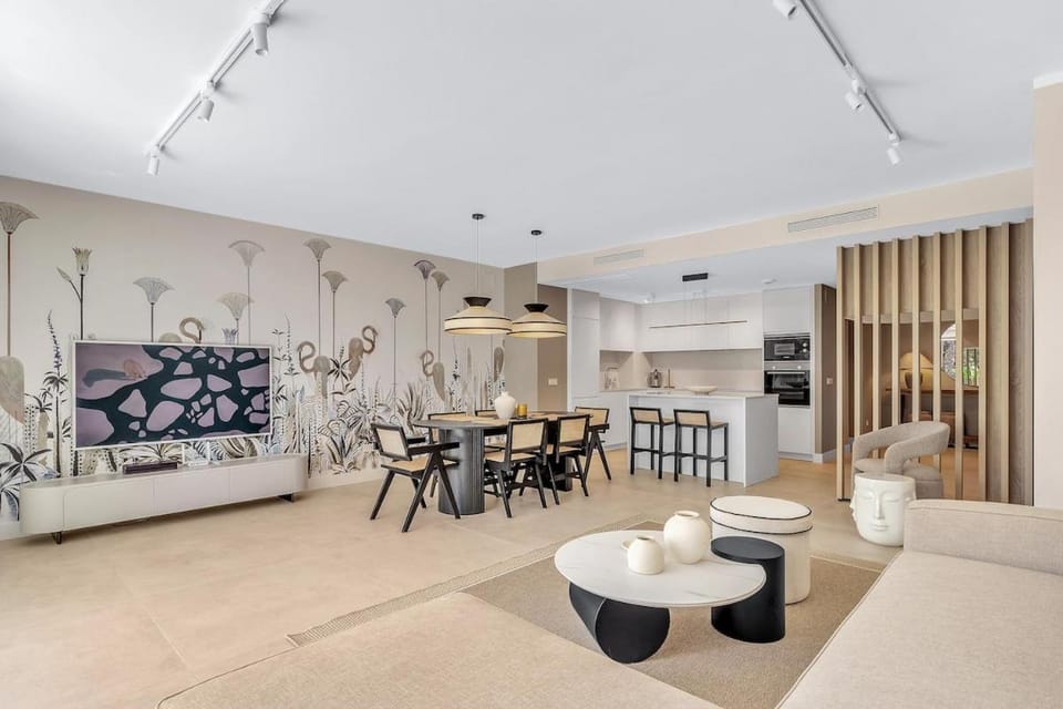 Living room, Dining area