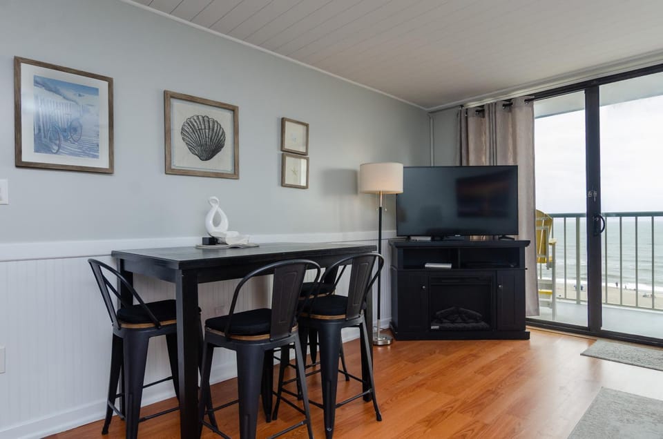 As Good As It Gets by Bryant Real Estate House in Carolina Beach