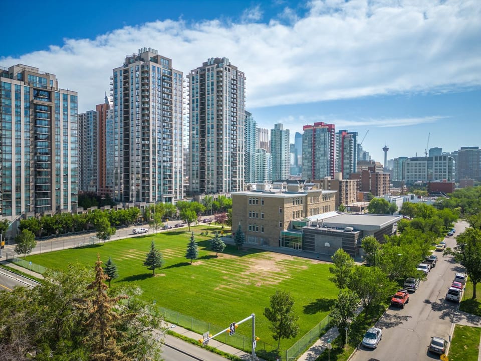 View (from property/room), View (from property/room), Bedroom, City view, City view