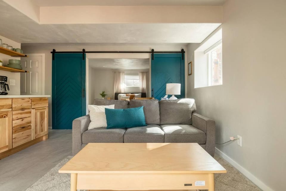 Kitchen or kitchenette, Living room, Seating area
