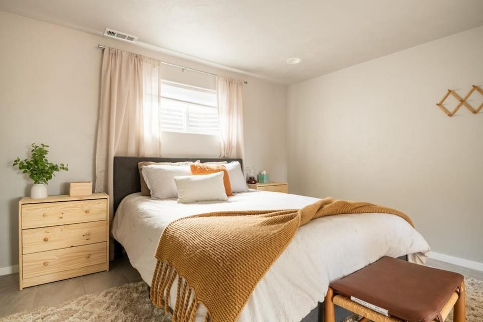 Bed, Bedroom