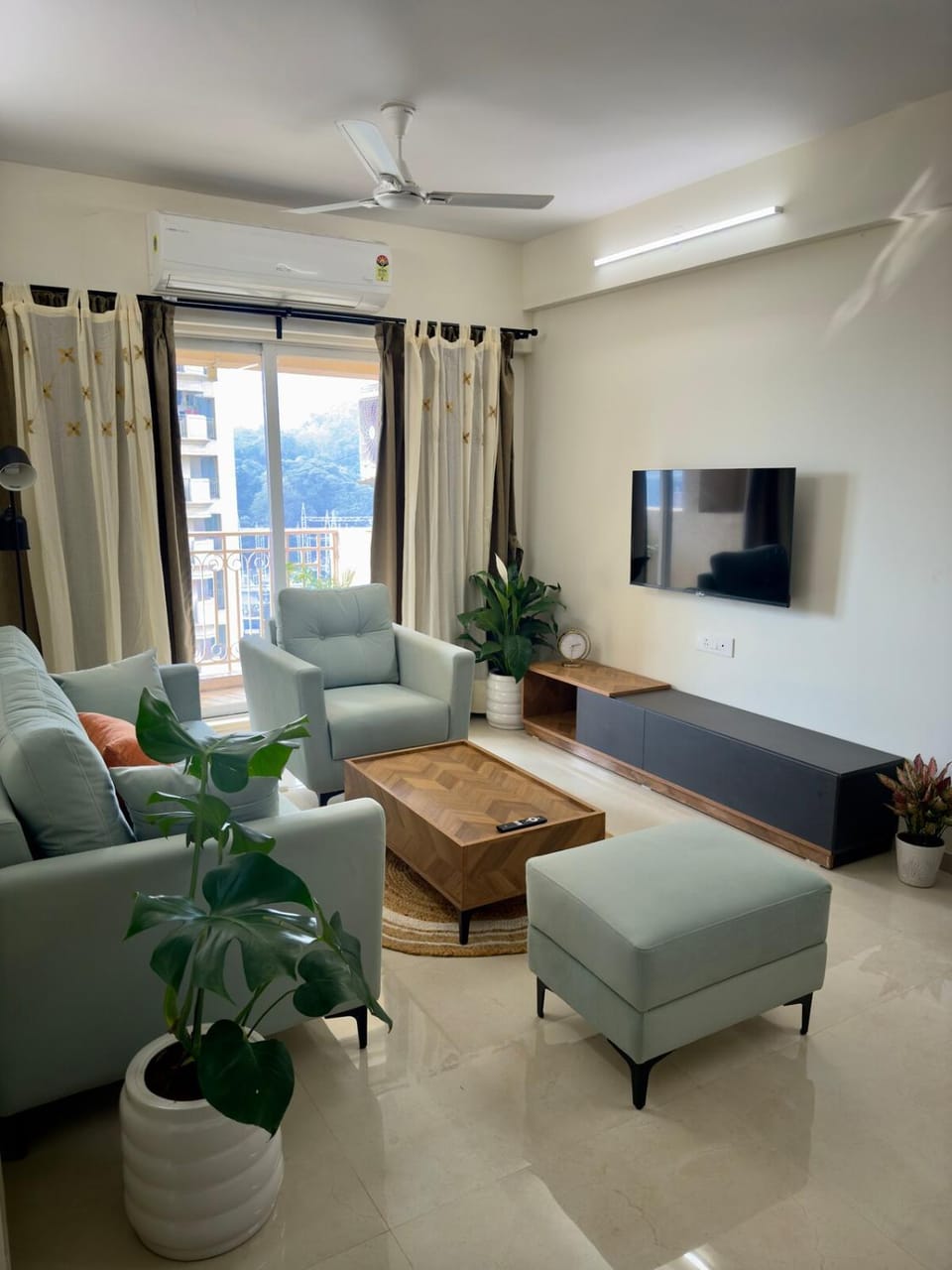 Your Ultimate Edge Awaits! Apartment in Thane